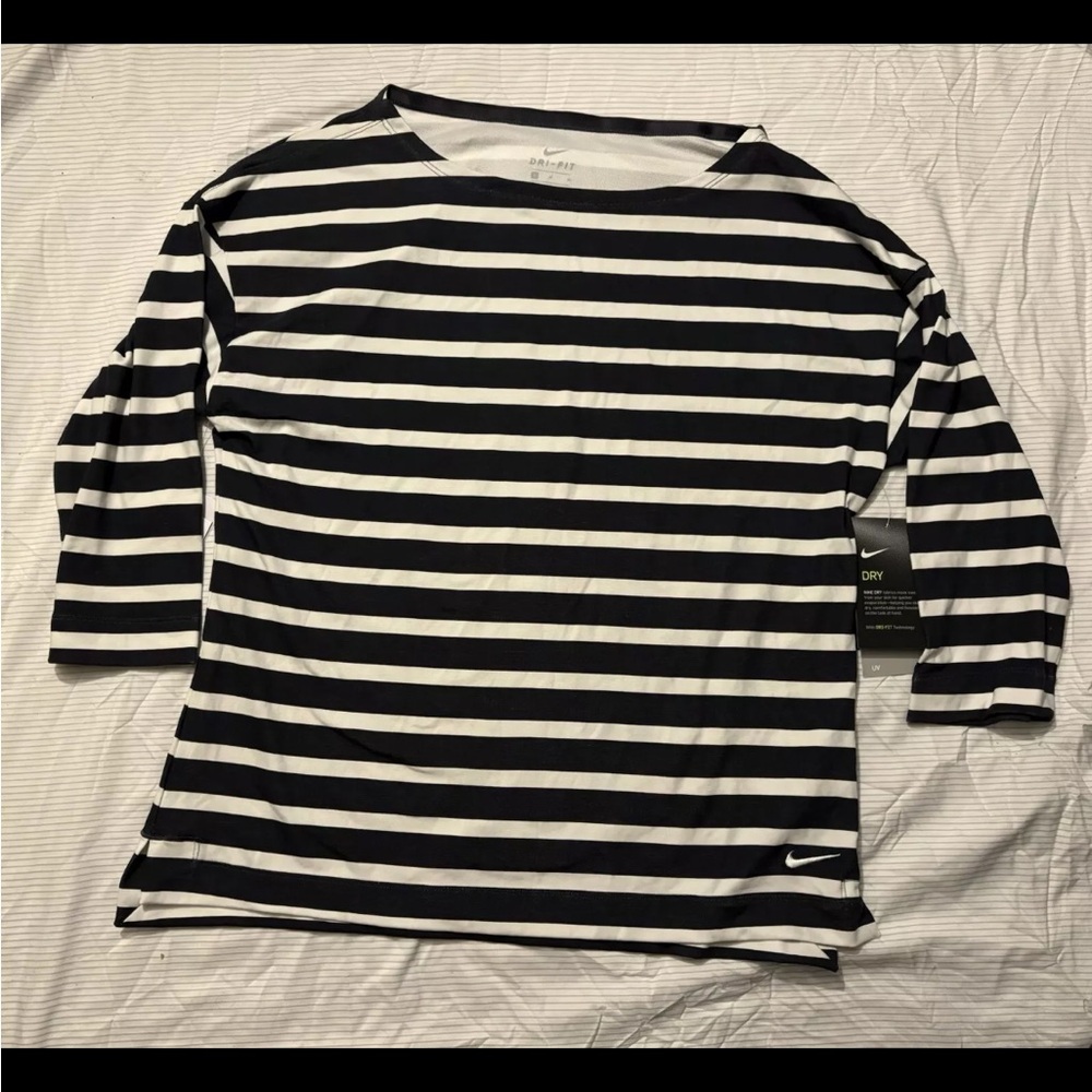 NWT Nike Women’s Medium Black Striped Standard Fit UPF 40 Long Sleeve Shirt